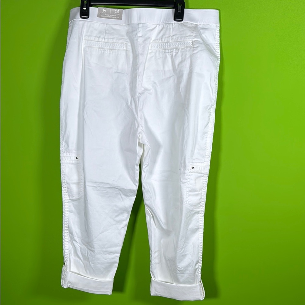 Chico's White Capris with Belt Loops and Minimalist Design - Picture 6 of 8
